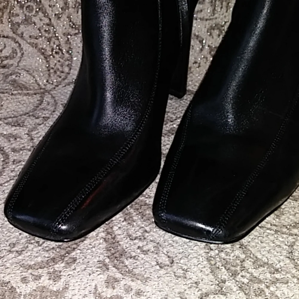 Marc Fisher Side Zipper Black Display Bootie 10M - Picture 2 of 8
